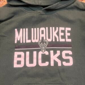 Milwaukee Bucks Boys Youth Size XL NBA Hoodie Long Sleeve Green Basketball